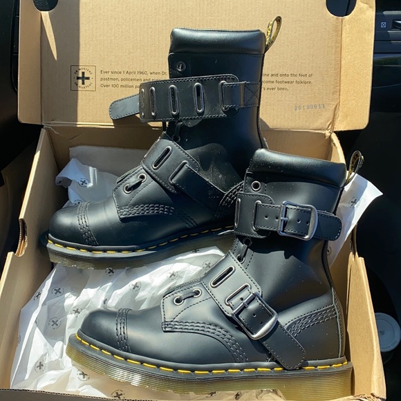 Dr. Martens Shoes - Dr. Martens Quynn